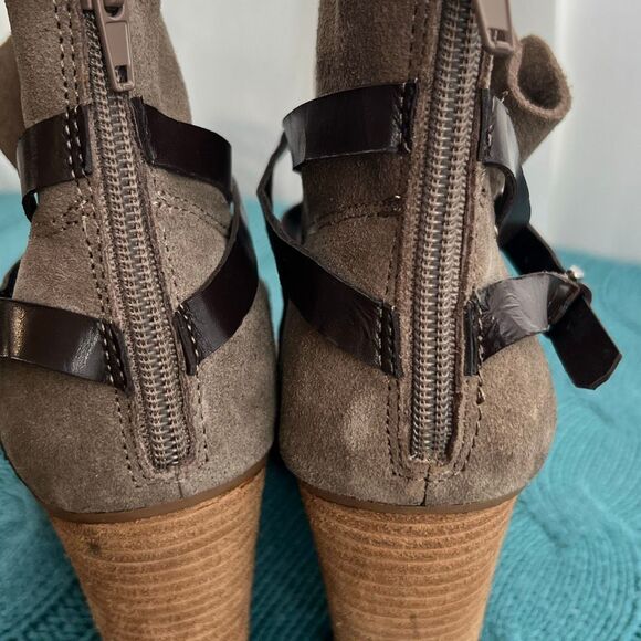 Carlos Santana Women's Miles Suede Chucky Heel Ankle Bootie Taupe Size 9.5 NWOT - Picture 5 of 8